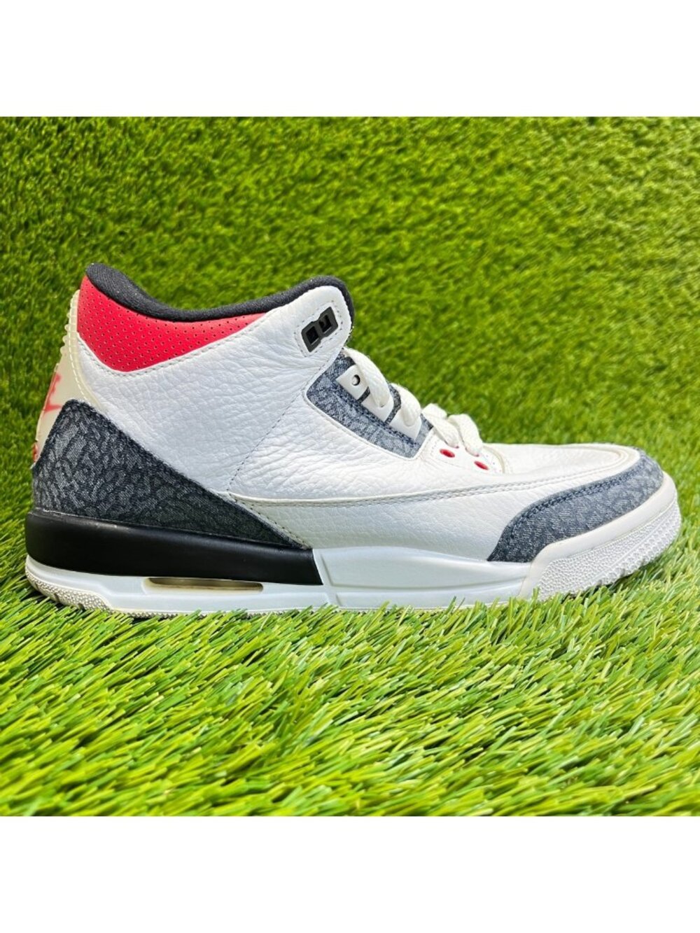 Nike Air Jordan 3 Retro Boys Size 7Y White Red Lifestyle Leather Shoes Sneakers